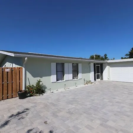 Villa Cozy House In Se Cape Coral. Pet-Friendly!
